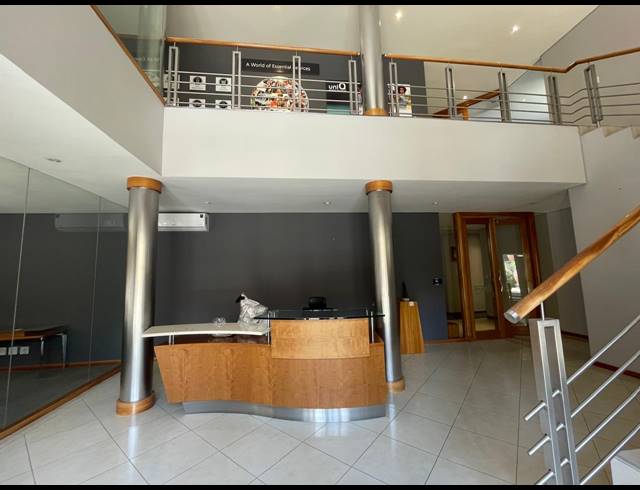 1,163M² OFFICE TO LET IN BRYANSTON